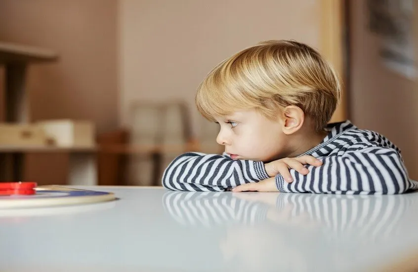 لماذا يحتاج الطفل إلى الشعور بالملل أحيانًا ؟